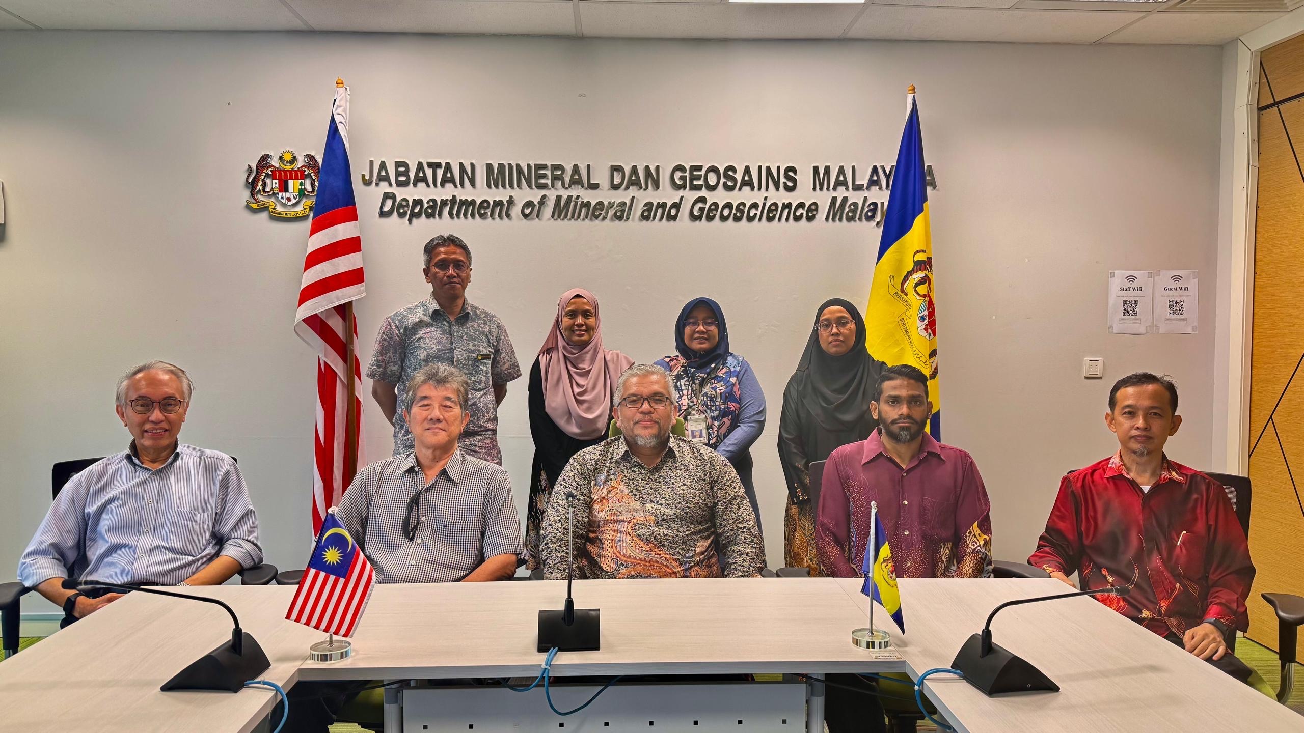Sesi Perbincangan bagi Penyediaan Dasar dan Garis Panduan untuk Pembangunan Industri Mineral di Sarawak