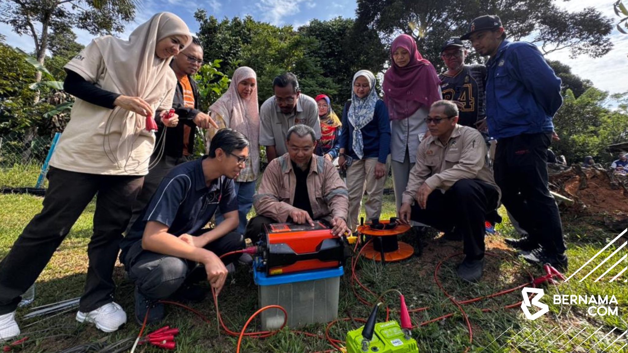 Gempa Bumi: Penyelidik Lakukan Siasatan Awal Rekahan Di Tanah Kebun